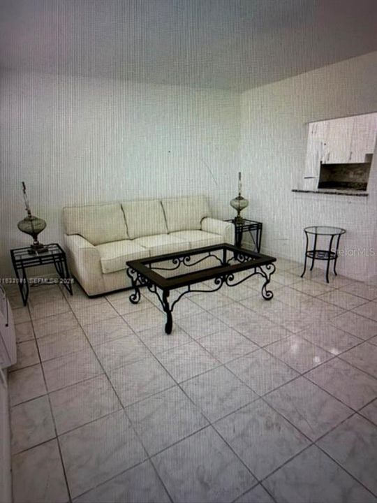 For Sale: $94,000 (1 beds, 1 baths, 570 Square Feet)