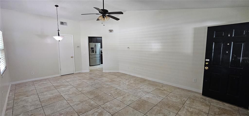 For Rent: $2,200 (2 beds, 2 baths, 948 Square Feet)
