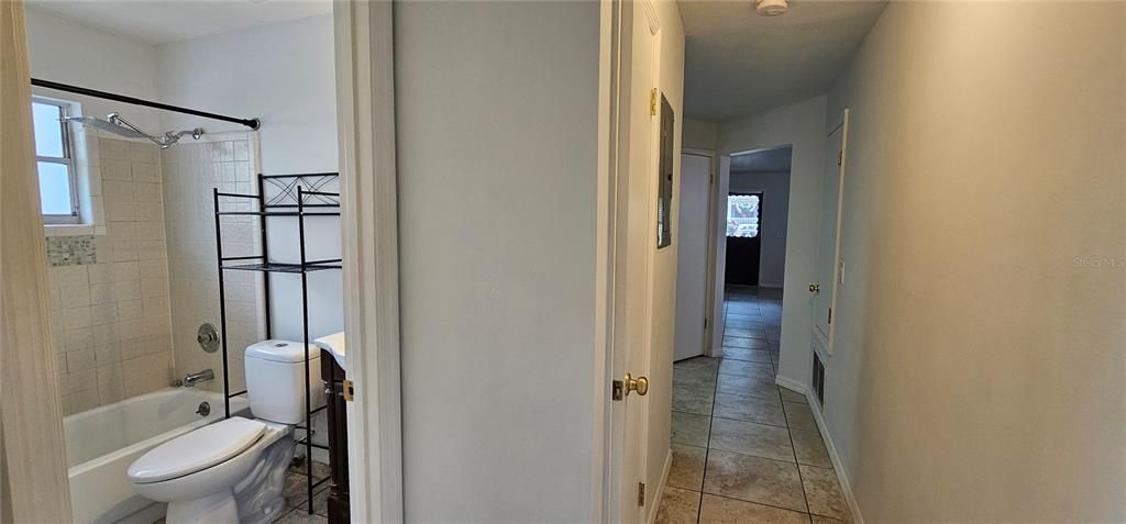 For Rent: $2,200 (2 beds, 2 baths, 948 Square Feet)
