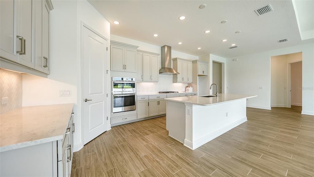 For Sale: $598,990 (3 beds, 3 baths, 2456 Square Feet)