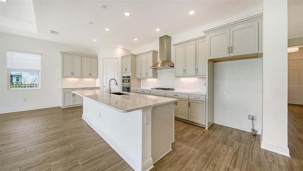 For Sale: $598,990 (3 beds, 3 baths, 2456 Square Feet)