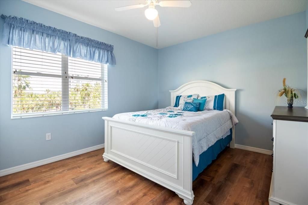For Sale: $268,900 (3 beds, 2 baths, 1349 Square Feet)