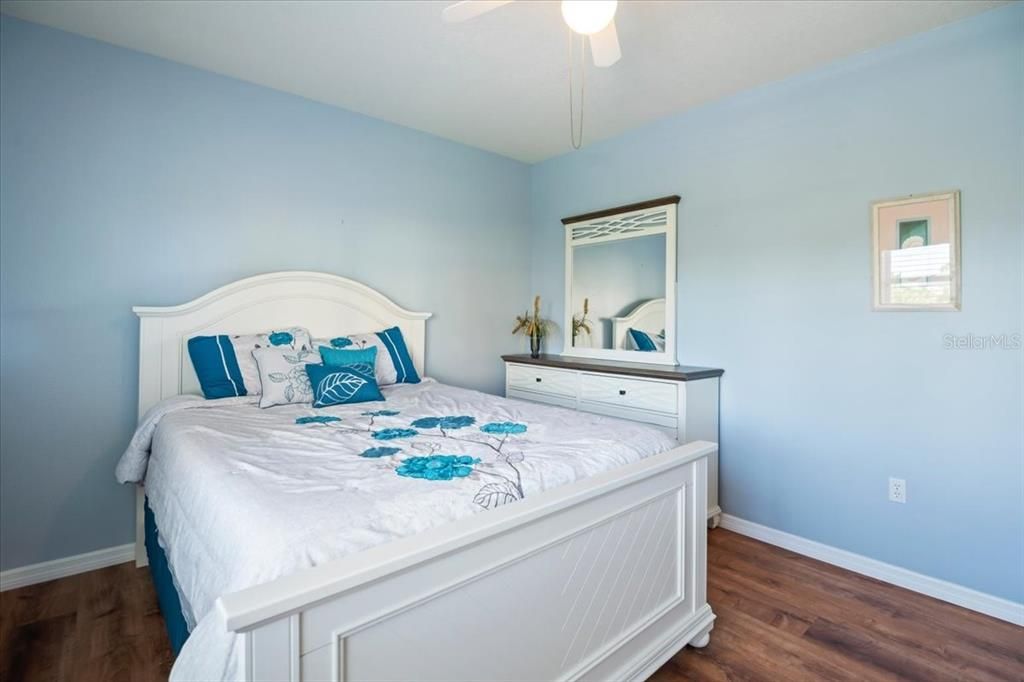 For Sale: $268,900 (3 beds, 2 baths, 1349 Square Feet)