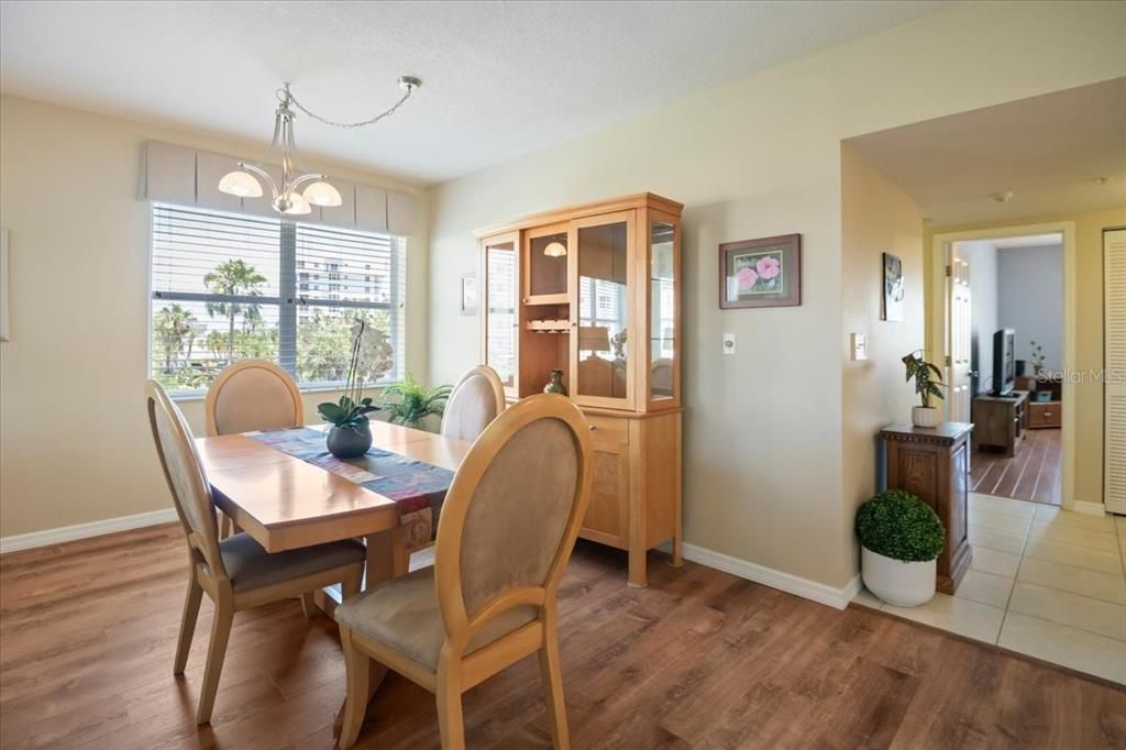 For Sale: $268,900 (3 beds, 2 baths, 1349 Square Feet)