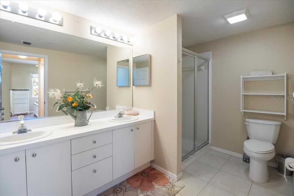 For Sale: $268,900 (3 beds, 2 baths, 1349 Square Feet)