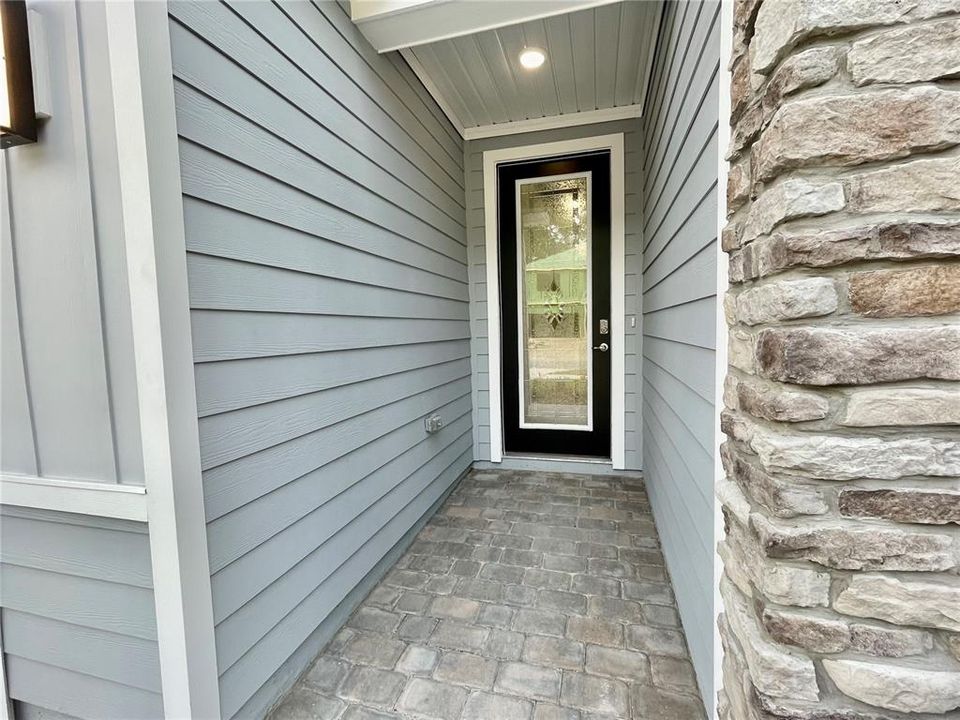 For Rent: $3,950 (4 beds, 2 baths, 2152 Square Feet)