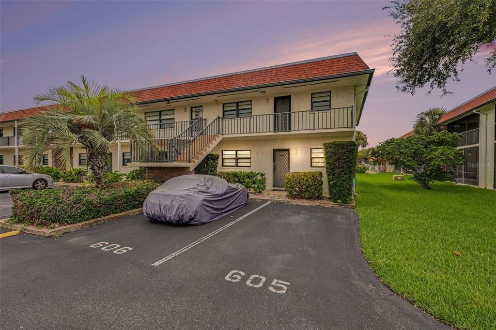 For Sale: $228,500 (2 beds, 2 baths, 1000 Square Feet)