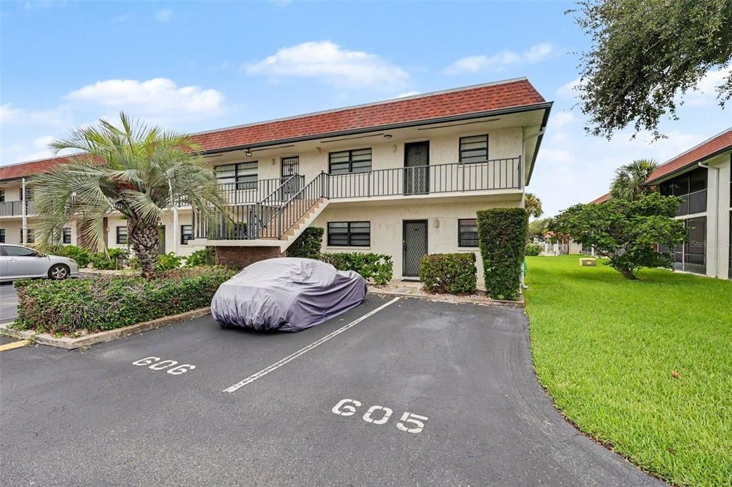 For Sale: $228,500 (2 beds, 2 baths, 1000 Square Feet)