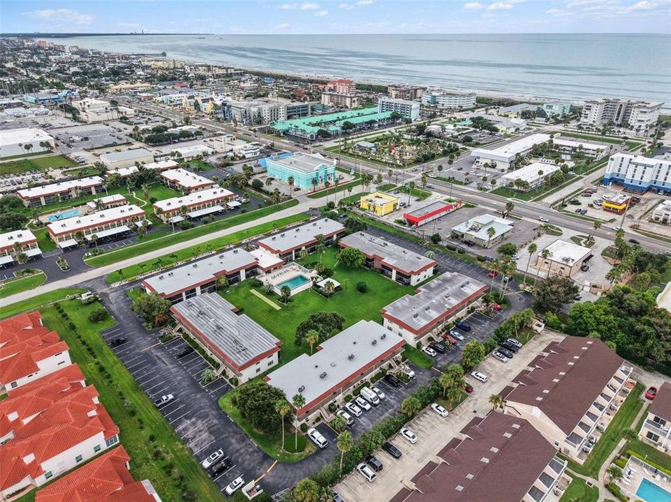 For Sale: $228,500 (2 beds, 2 baths, 1000 Square Feet)