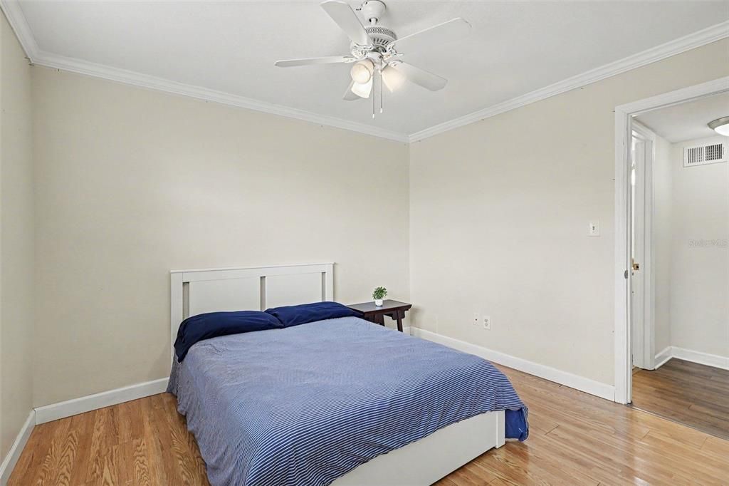 For Sale: $228,500 (2 beds, 2 baths, 1000 Square Feet)