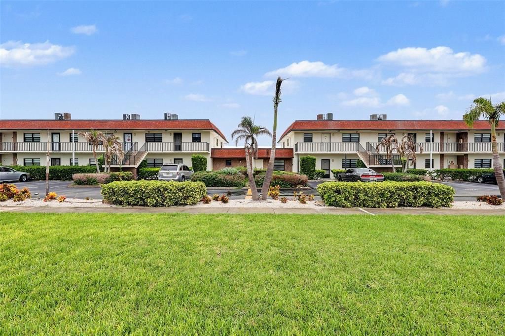 For Sale: $228,500 (2 beds, 2 baths, 1000 Square Feet)