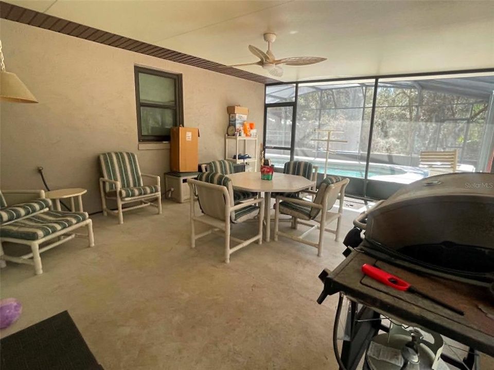 For Sale: $650,000 (3 beds, 2 baths, 2086 Square Feet)
