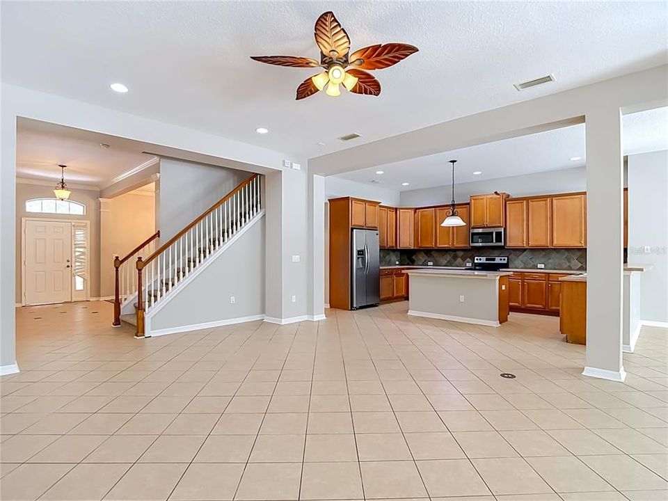 En Venta: $574,900 (4 camas, 3 baños, 3366 Pies cuadrados)