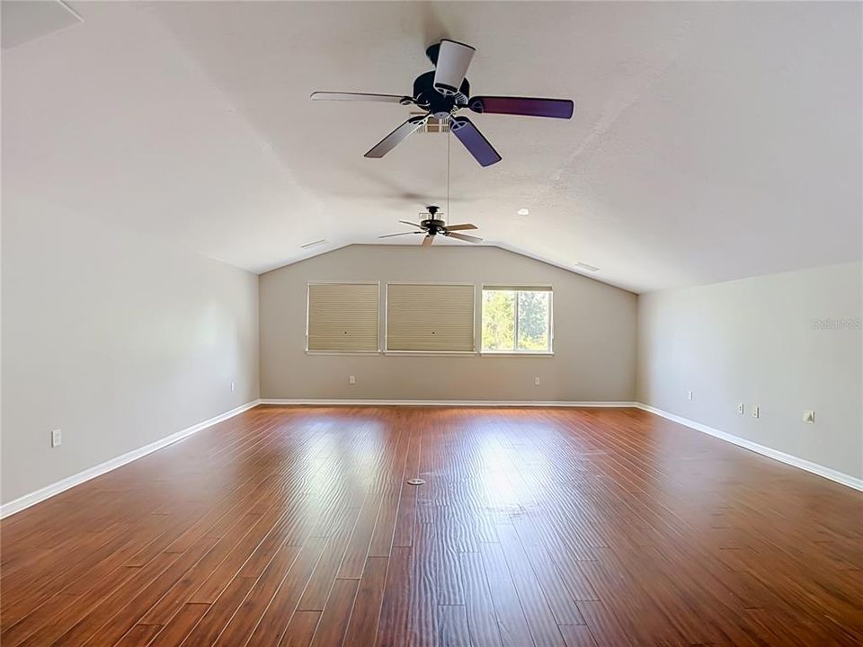 En Venta: $574,900 (4 camas, 3 baños, 3366 Pies cuadrados)