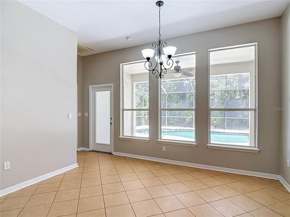 En Venta: $574,900 (4 camas, 3 baños, 3366 Pies cuadrados)