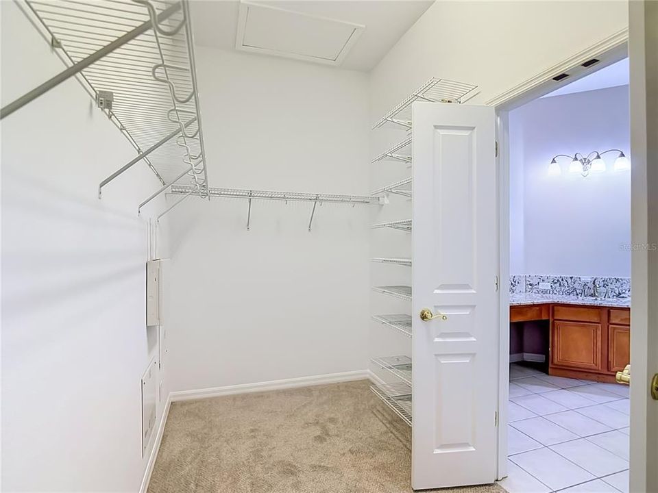 En Venta: $574,900 (4 camas, 3 baños, 3366 Pies cuadrados)