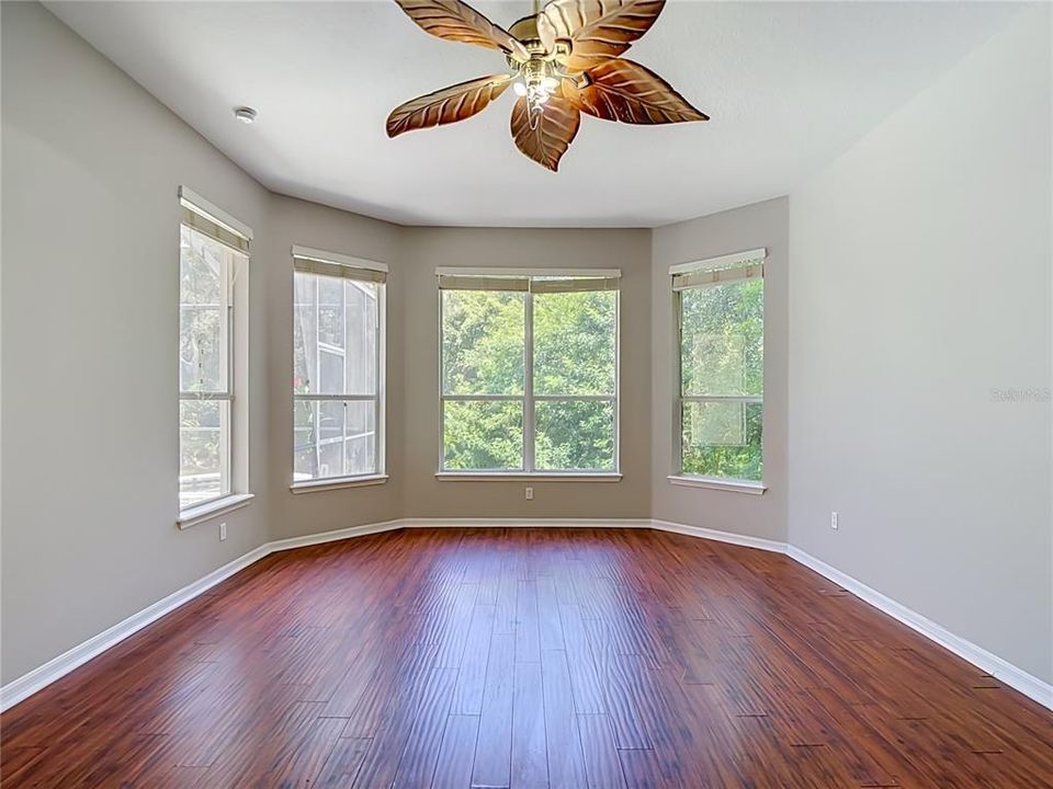 En Venta: $574,900 (4 camas, 3 baños, 3366 Pies cuadrados)