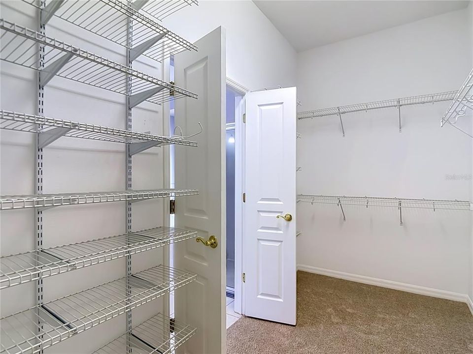 En Venta: $574,900 (4 camas, 3 baños, 3366 Pies cuadrados)