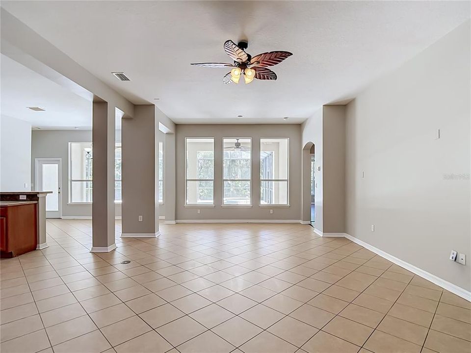 En Venta: $574,900 (4 camas, 3 baños, 3366 Pies cuadrados)