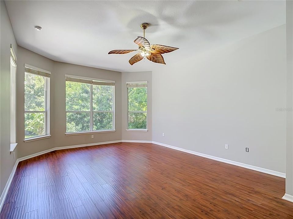 En Venta: $574,900 (4 camas, 3 baños, 3366 Pies cuadrados)