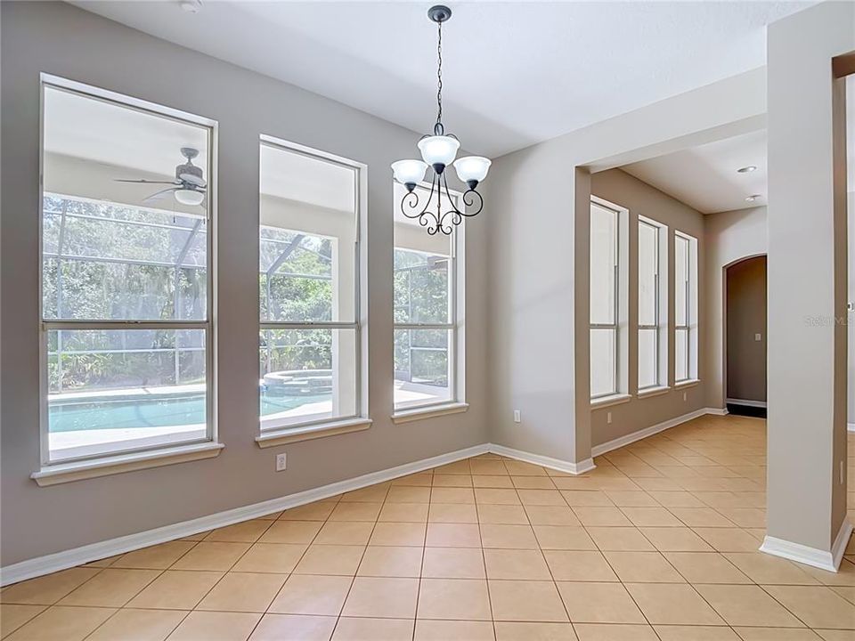 En Venta: $574,900 (4 camas, 3 baños, 3366 Pies cuadrados)
