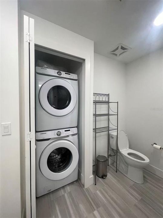 For Rent: $2,500 (1 beds, 1 baths, 896 Square Feet)