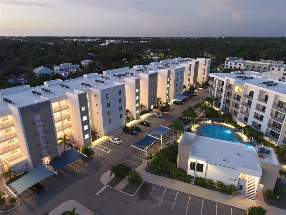 For Rent: $2,500 (1 beds, 1 baths, 896 Square Feet)