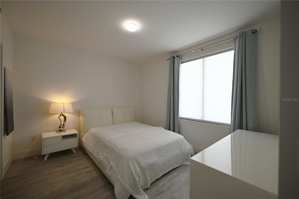 For Rent: $2,500 (1 beds, 1 baths, 896 Square Feet)