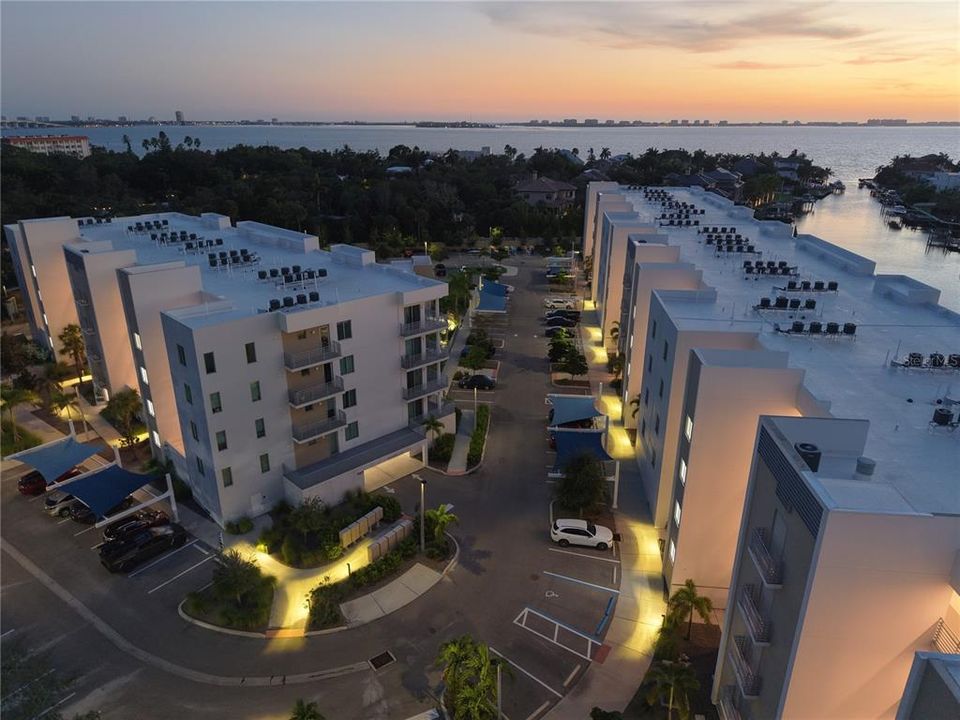 For Rent: $2,500 (1 beds, 1 baths, 896 Square Feet)