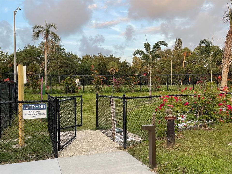 For Rent: $2,500 (1 beds, 1 baths, 896 Square Feet)