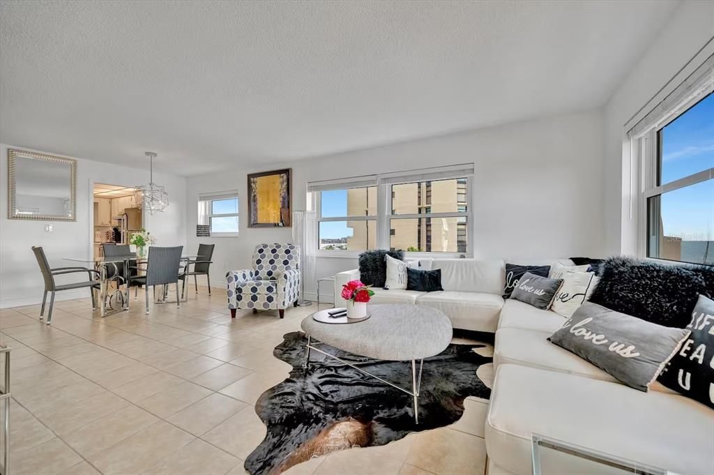 For Rent: $3,900 (2 beds, 2 baths, 1094 Square Feet)