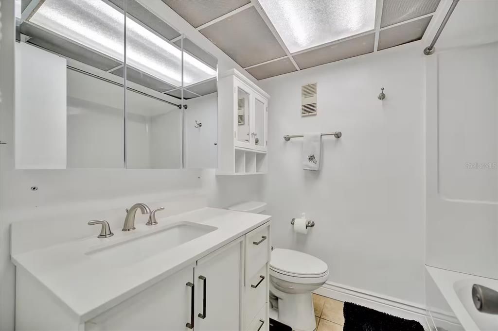 For Rent: $3,900 (2 beds, 2 baths, 1094 Square Feet)