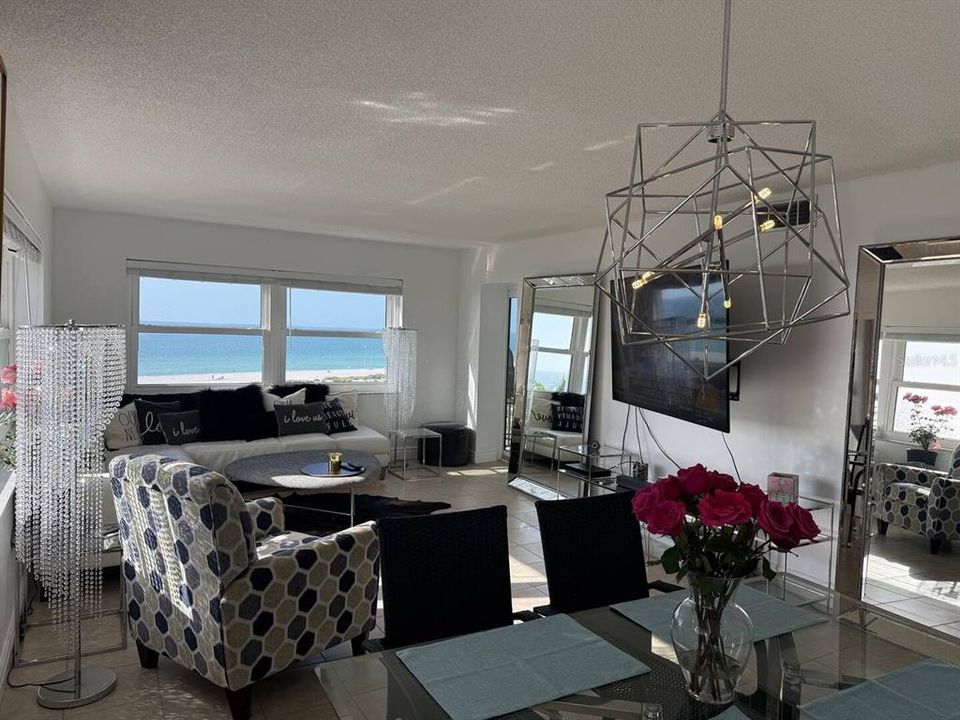 For Rent: $3,900 (2 beds, 2 baths, 1094 Square Feet)