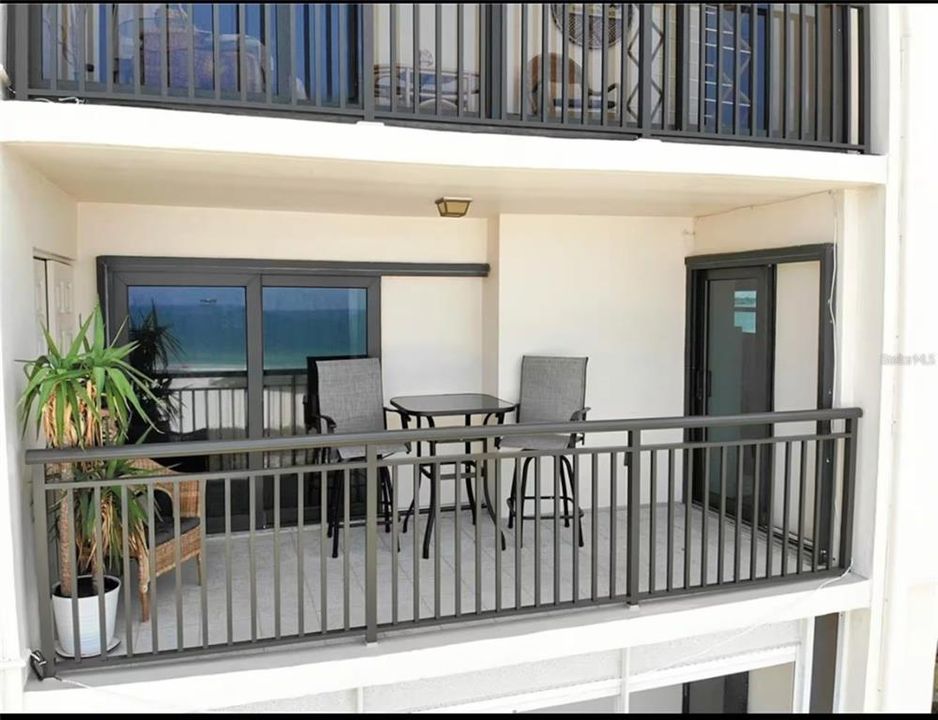 For Rent: $3,900 (2 beds, 2 baths, 1094 Square Feet)