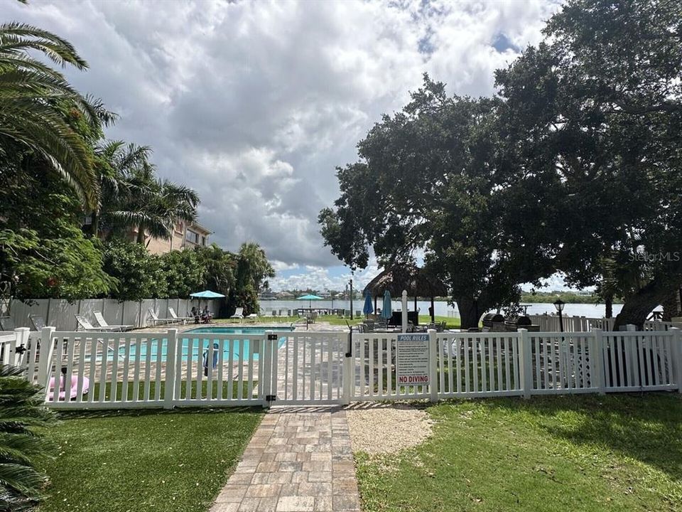 For Sale: $729,500 (2 beds, 1 baths, 1980 Square Feet)