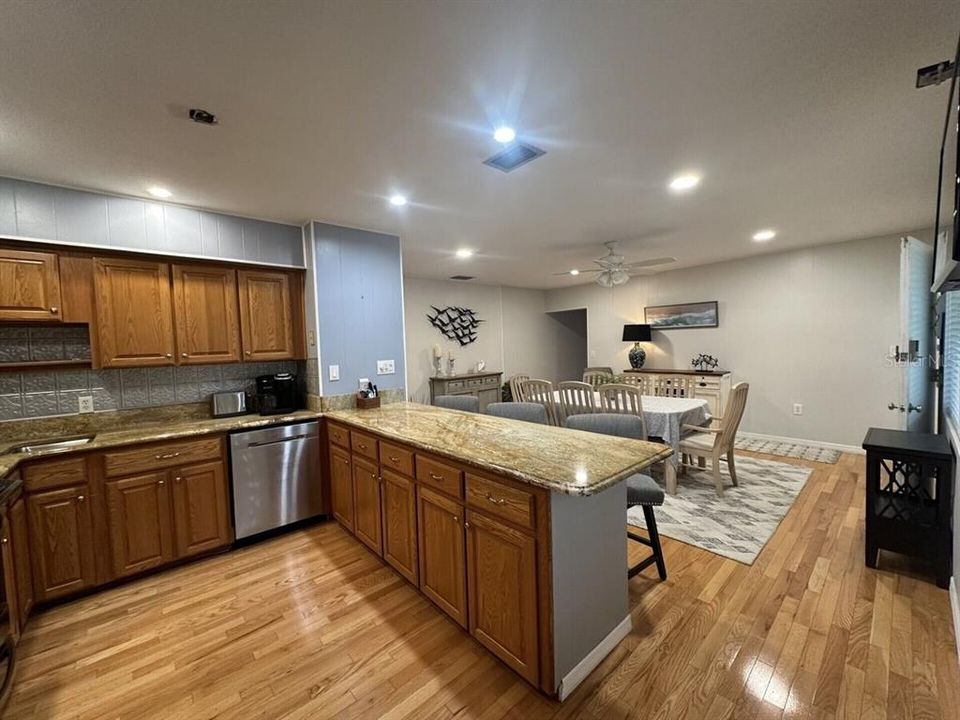 For Sale: $729,500 (2 beds, 1 baths, 1980 Square Feet)