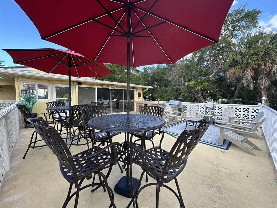 For Sale: $729,500 (2 beds, 1 baths, 1980 Square Feet)