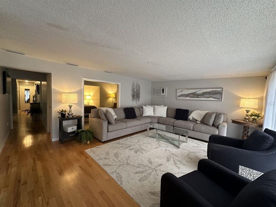 For Sale: $729,500 (2 beds, 1 baths, 1980 Square Feet)