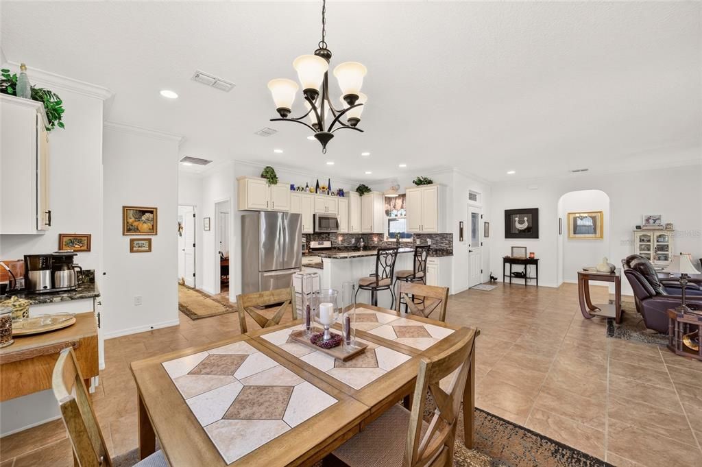 For Sale: $359,900 (3 beds, 3 baths, 1878 Square Feet)