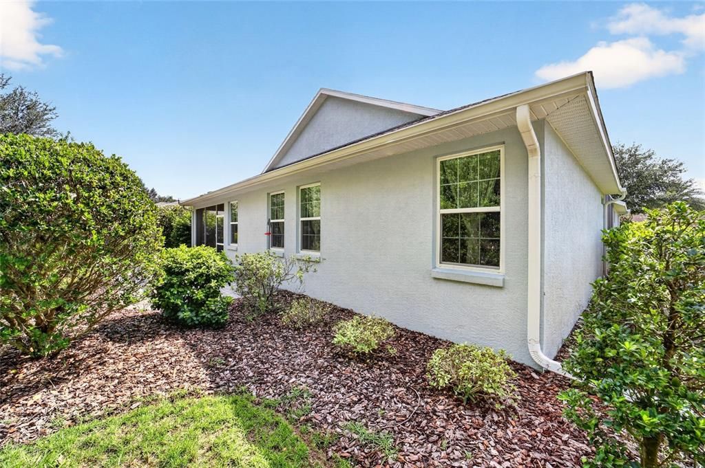 For Sale: $359,900 (3 beds, 3 baths, 1878 Square Feet)