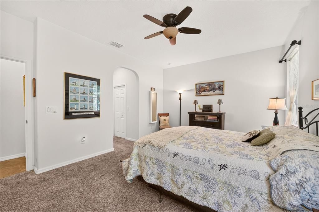 For Sale: $359,900 (3 beds, 3 baths, 1878 Square Feet)