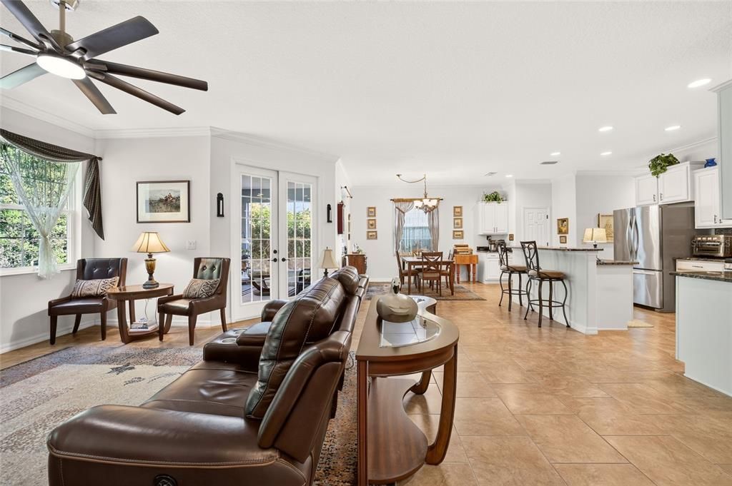 For Sale: $359,900 (3 beds, 3 baths, 1878 Square Feet)