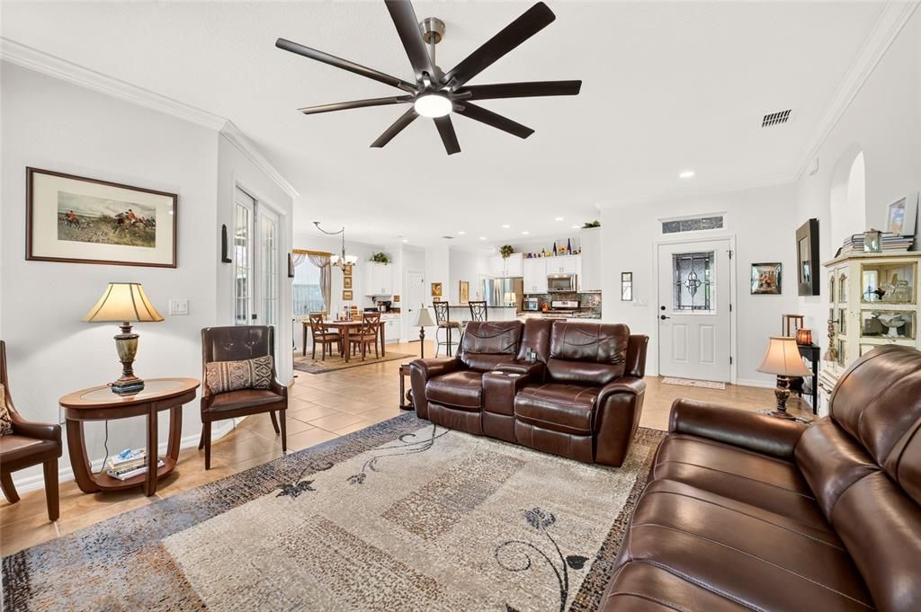 For Sale: $359,900 (3 beds, 3 baths, 1878 Square Feet)