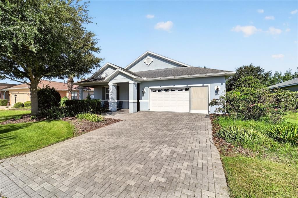 For Sale: $359,900 (3 beds, 3 baths, 1878 Square Feet)