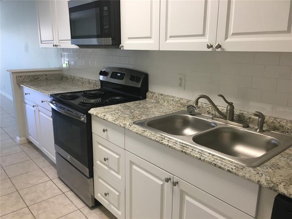 En Venta: $220,000 (3 camas, 2 baños, 1200 Pies cuadrados)