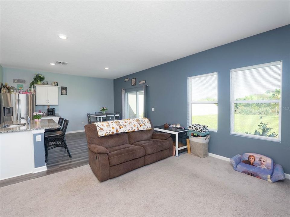 For Sale: $375,000 (3 beds, 2 baths, 1826 Square Feet)