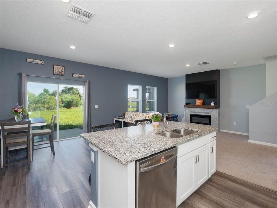 For Sale: $375,000 (3 beds, 2 baths, 1826 Square Feet)