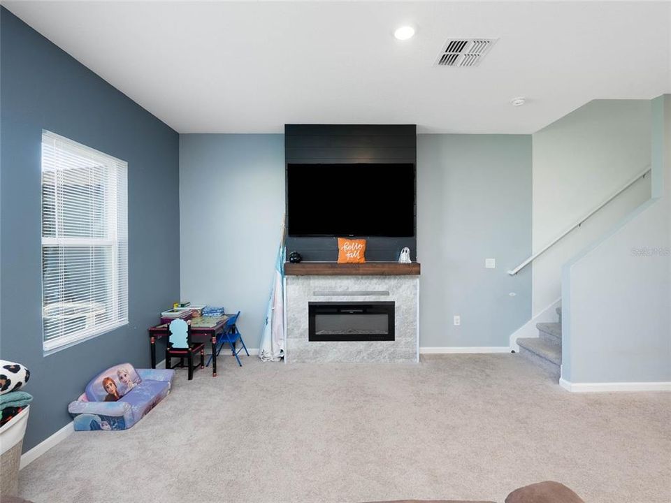 For Sale: $375,000 (3 beds, 2 baths, 1826 Square Feet)
