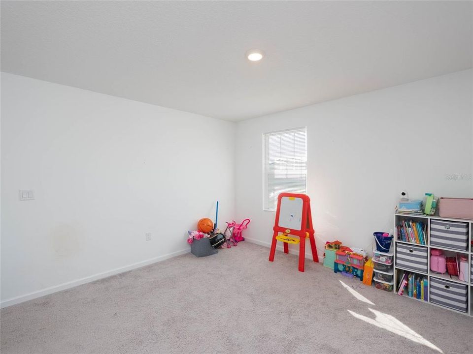 For Sale: $375,000 (3 beds, 2 baths, 1826 Square Feet)