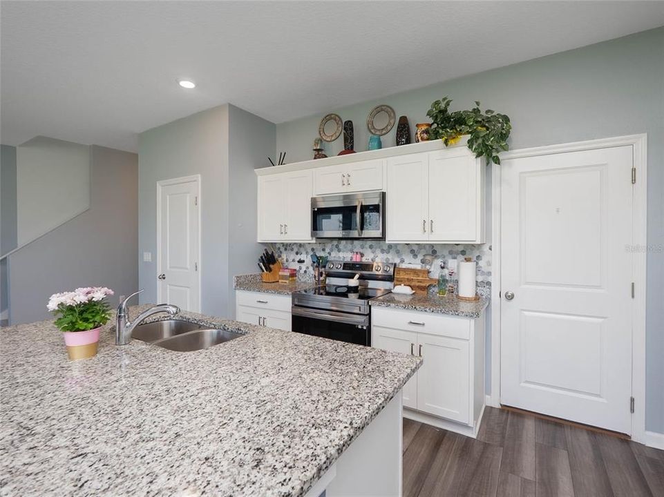 For Sale: $375,000 (3 beds, 2 baths, 1826 Square Feet)